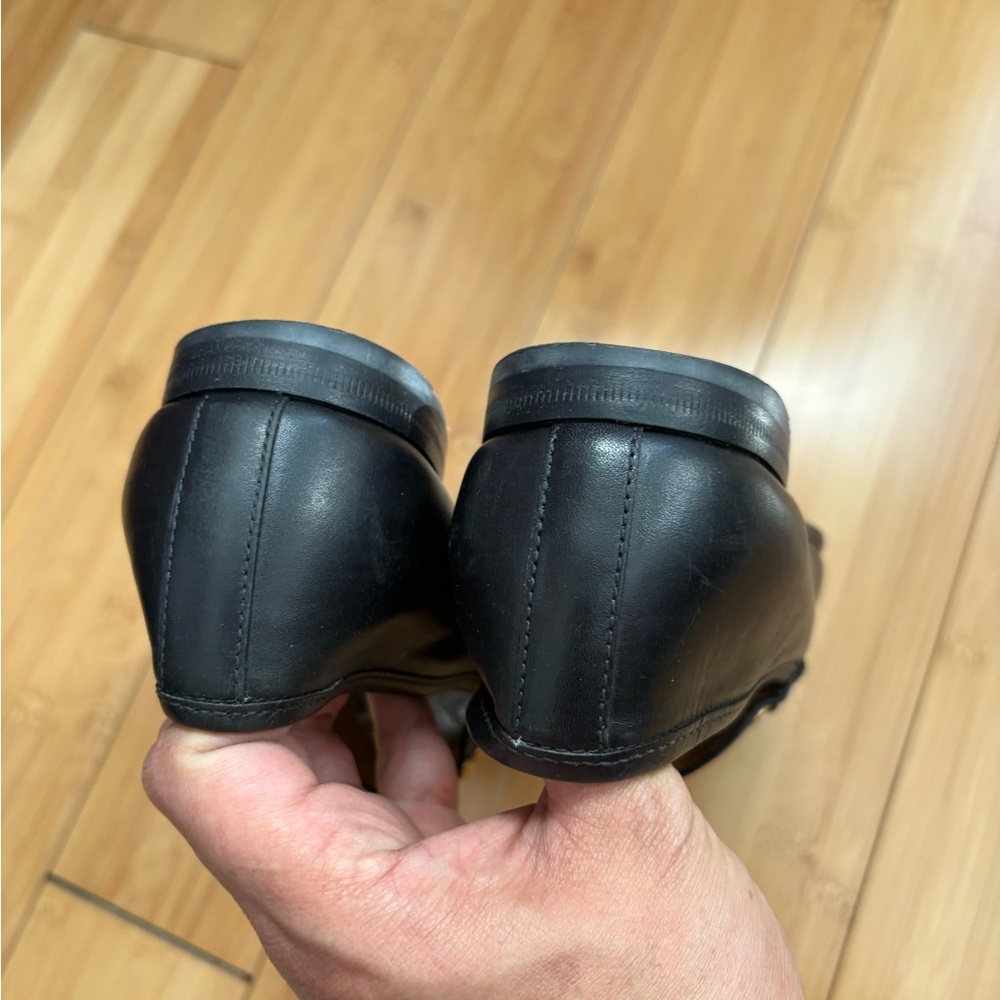 Gucci Black Leather Loafers with Gold Detail - Picture 3 of 5